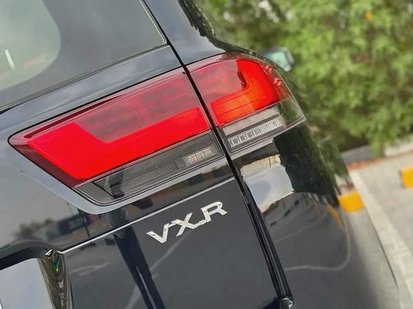 Toyota Land Cruiser VXR