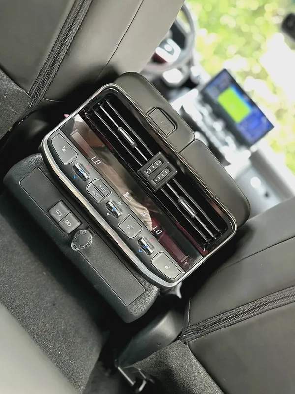 Toyota Land Cruiser VXR