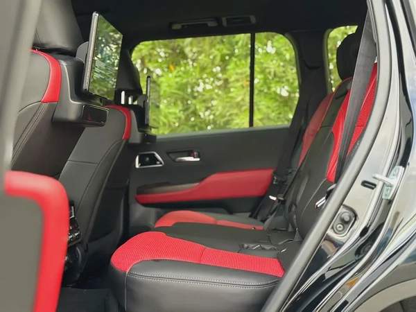 Toyota Land Cruiser VXR