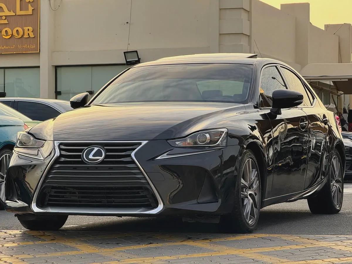 لكزس IS300 موديل 2019 خليجى فل اوبشن بحاله الوكاله-2-2