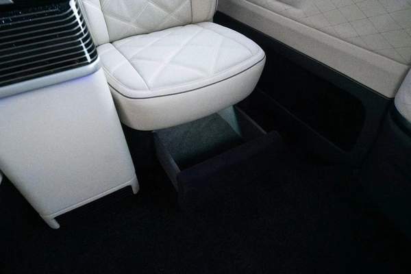 New Mercedes-Benz V 300 2026