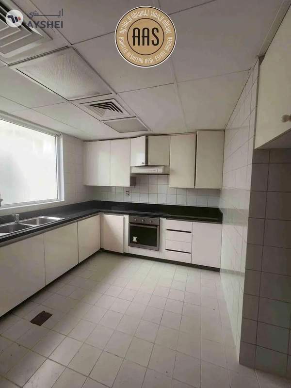 Spacious and clean 2bhk in mankhool with a closed kitchen near sharaf dg metro station