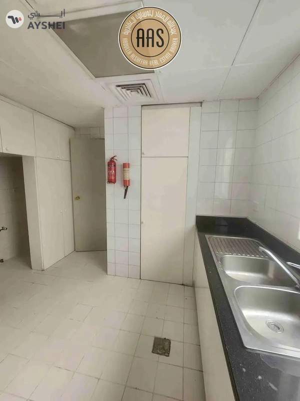 Spacious and clean 2bhk in mankhool with a closed kitchen near sharaf dg metro station
