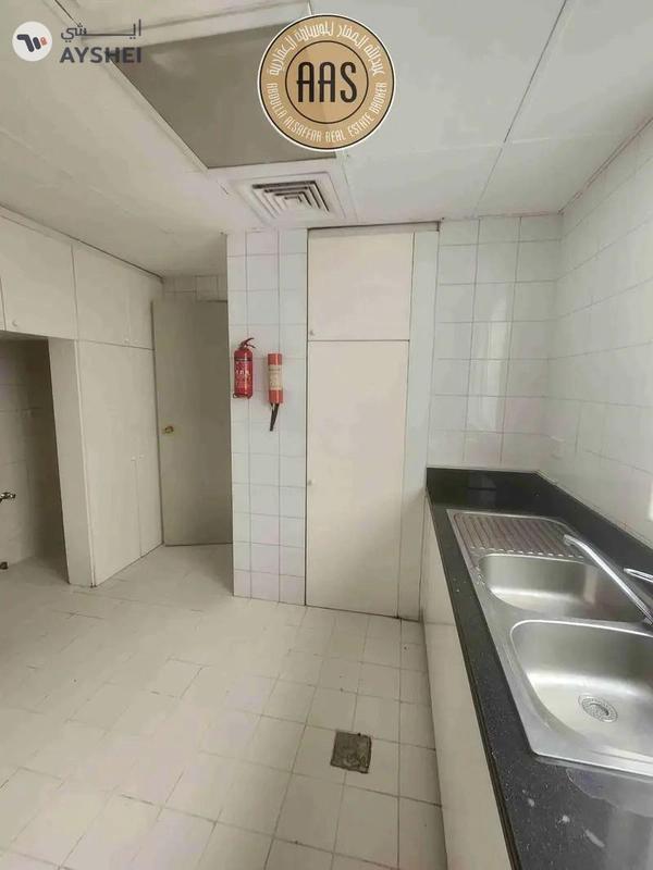 Spacious and clean 2bhk in mankhool with a closed kitchen near sharaf dg metro station