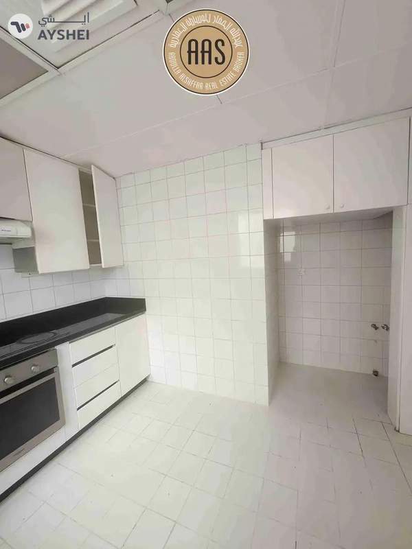 Spacious and clean 2bhk in mankhool with a closed kitchen near sharaf dg metro station