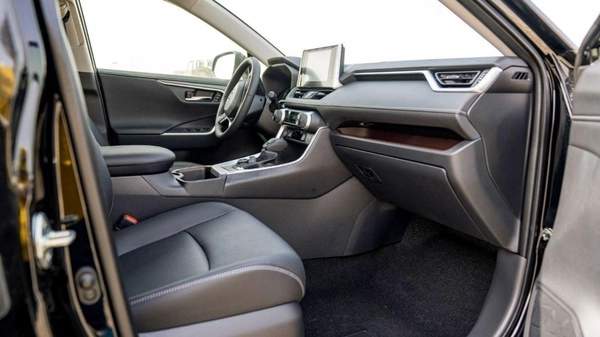 Toyota RAV4 LIMITED 2.0P AT 4X2 MY2024