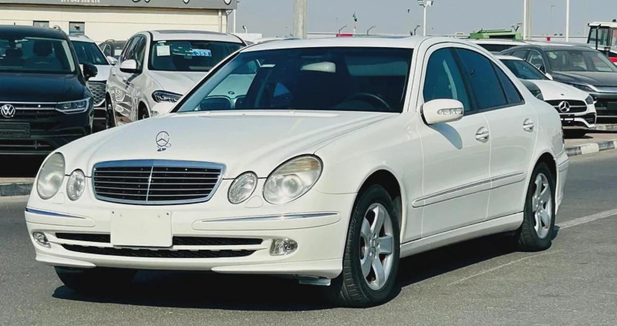 BENZ E240 | 2002 | CLEAN CAR FRESH JAPAN IMPORT-1-1