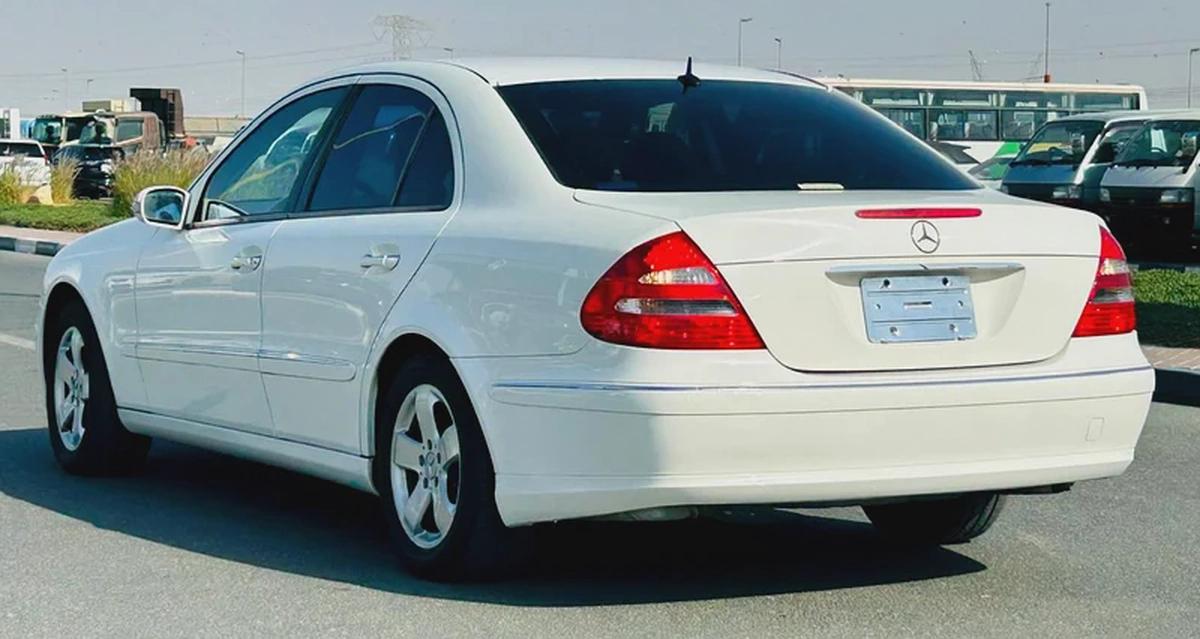BENZ E240 | 2002 | CLEAN CAR FRESH JAPAN IMPORT-4-4