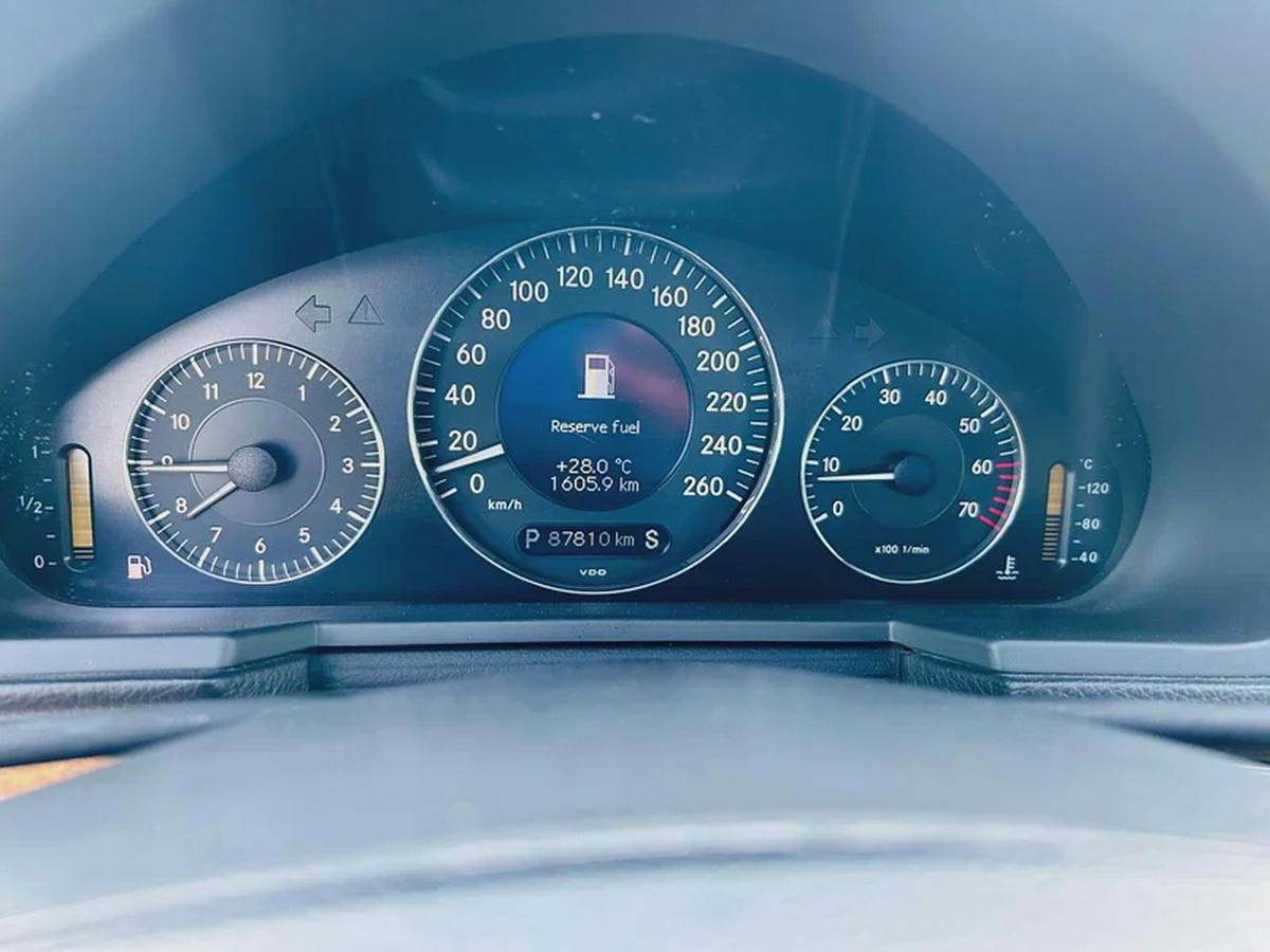 BENZ E240 | 2002 | CLEAN CAR FRESH JAPAN IMPORT-19-19
