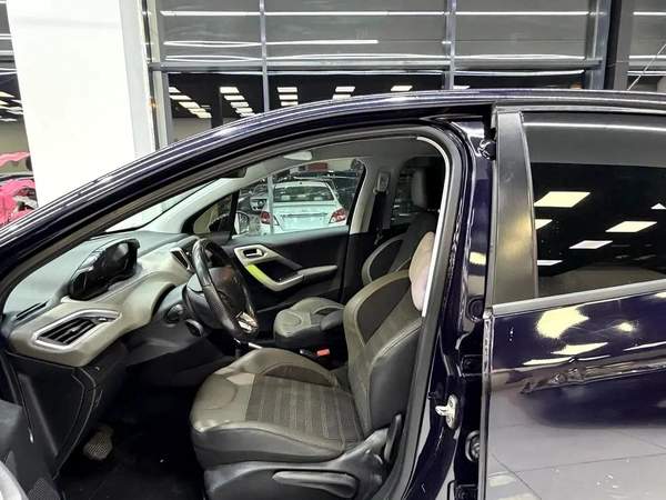 Peugeot 208 Active Plus 2016 - GCC Specs - Perfect City Car!