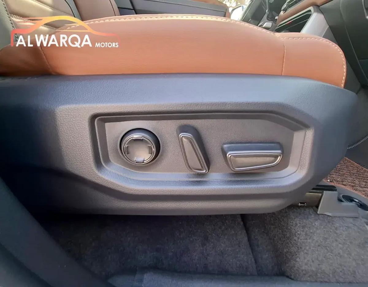 Toyota Tundra Crewmax 1794 Edition-9-9