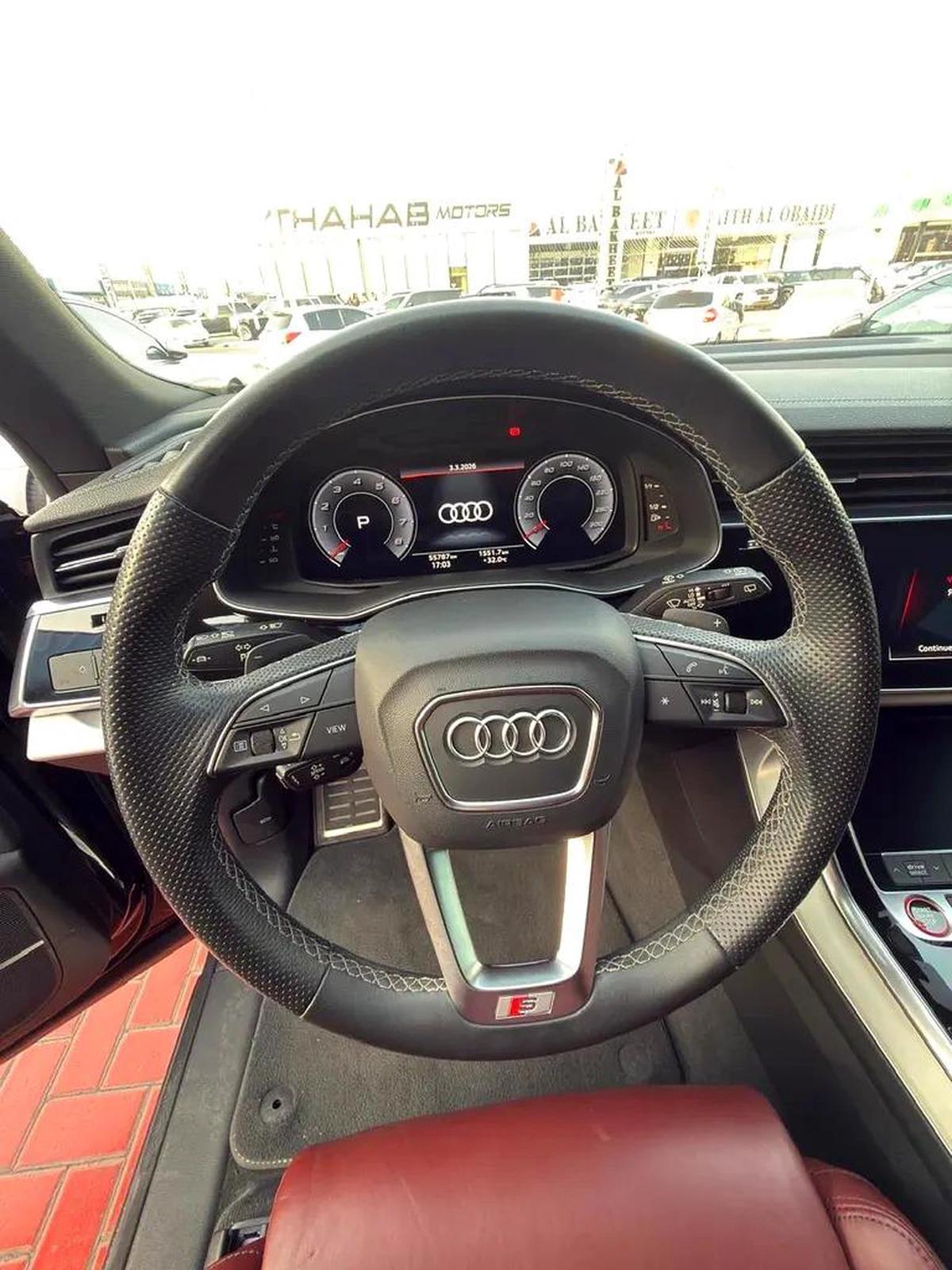 Audi SQ8-10-10