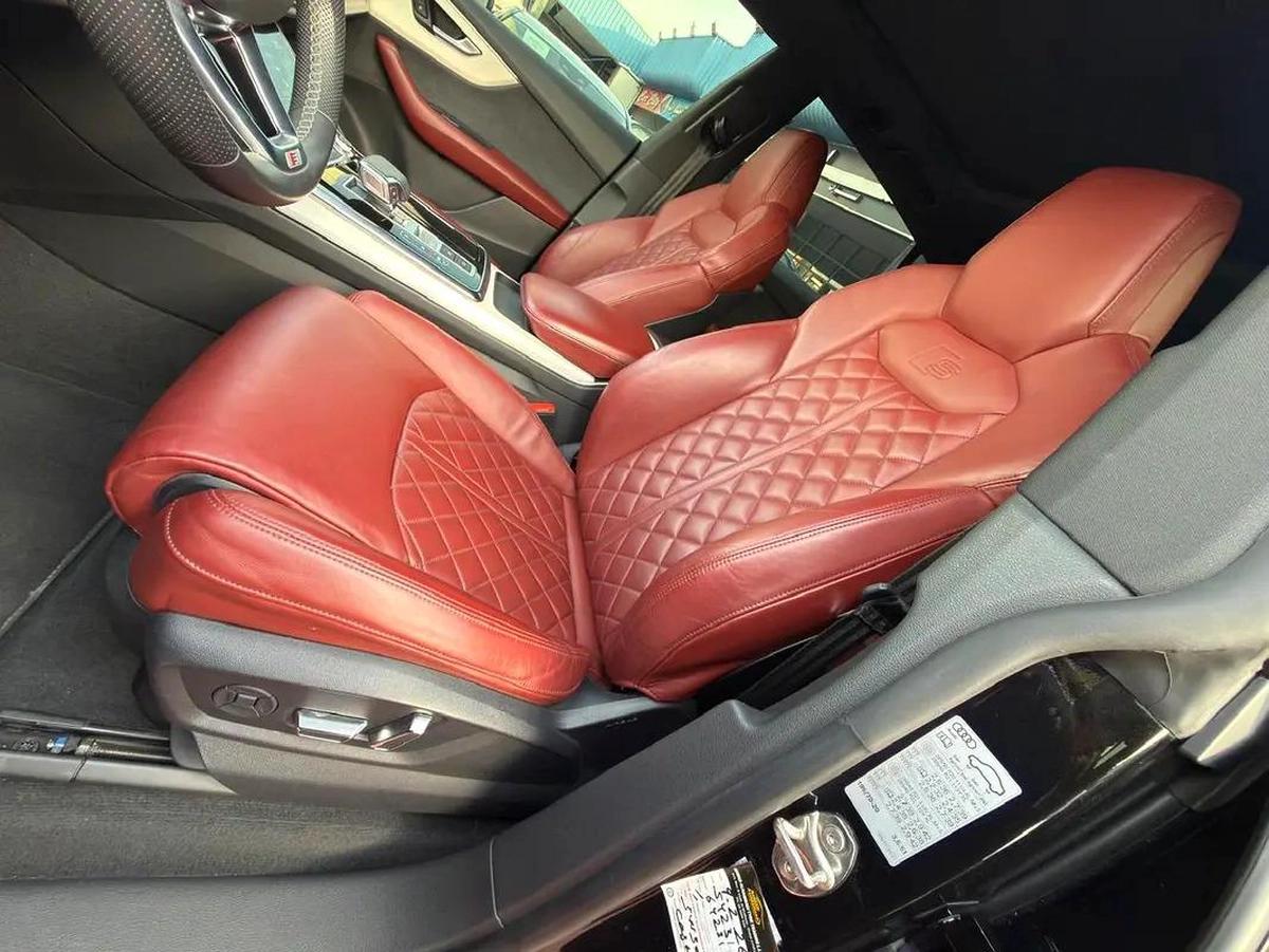 Audi SQ8-15-15