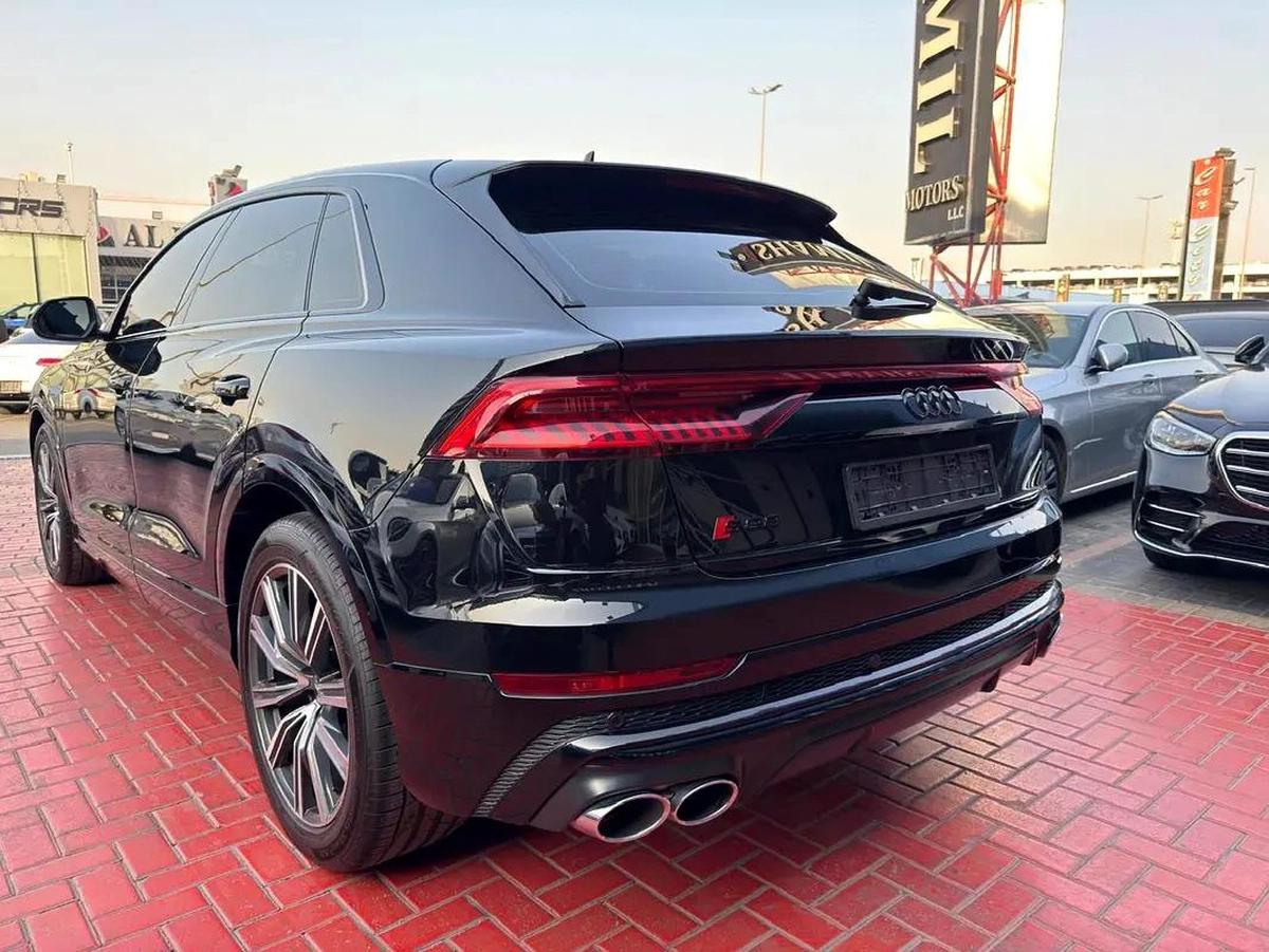 Audi SQ8-13-13