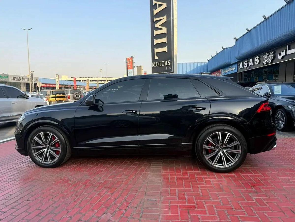 Audi SQ8-8-8