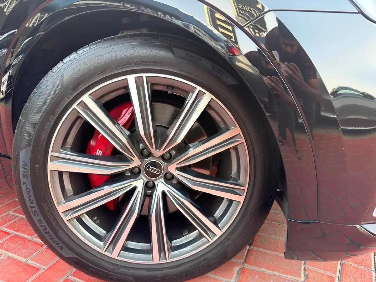 Audi SQ8-9-9