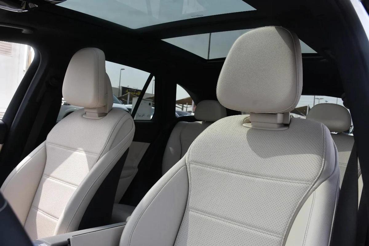 GLC300 4MATIC 2023 | WHITE LIKE-14-14