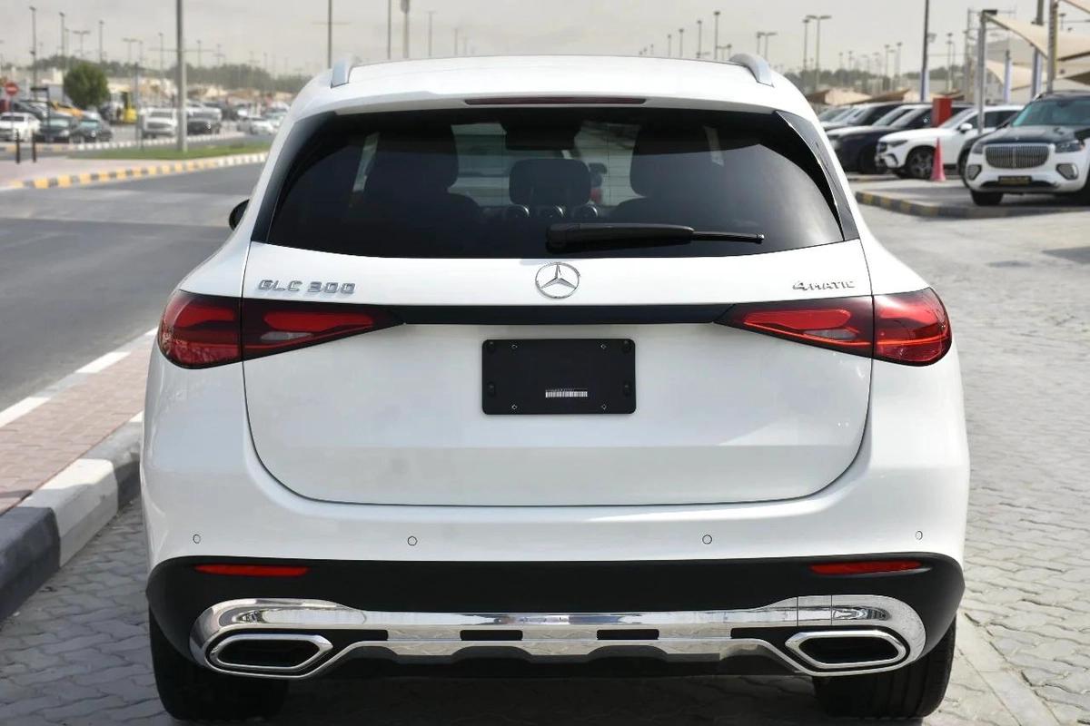 GLC300 4MATIC 2023 | WHITE LIKE-2-2
