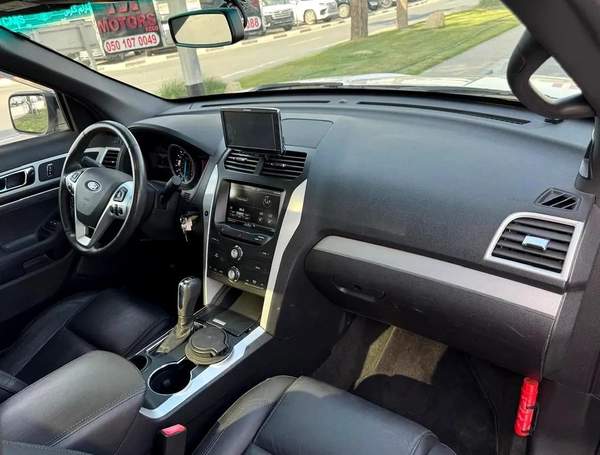 Ford Explorer XLT 2014 - Japanese Specs