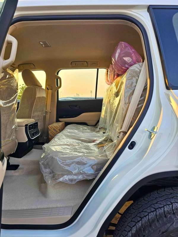 Toyota Land Cruiser GXR 3.5L GXR TWRIN TURBO | BASIC | 3.5L V6 PETROL | PUSH START | DRIVER POWER