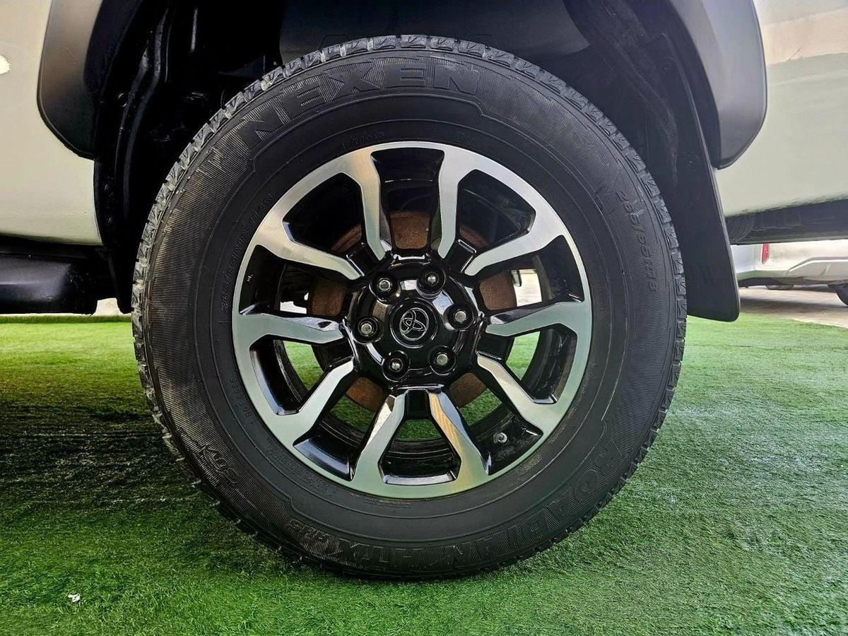 Toyota Hilux PATROL/ AUTO GEAR/ WIDE BODY / AUTO WINDOWS / FULL OPTION-6-6