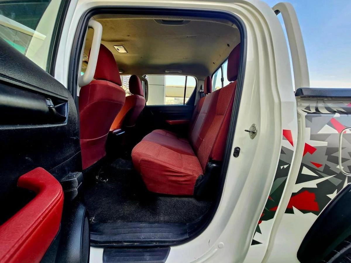Toyota Hilux PATROL/ AUTO GEAR/ WIDE BODY / AUTO WINDOWS / FULL OPTION-17-17