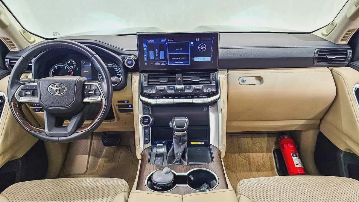 TOYOTA - LAND CRUISER - GXR - V6 TWIN TURBO - 2023 MODEL - UNDER WARRANTY - GCC SPECS - BLACK COLORE-1-1