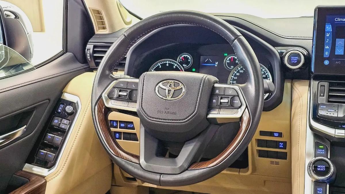 TOYOTA - LAND CRUISER - GXR - V6 TWIN TURBO - 2023 MODEL - UNDER WARRANTY - GCC SPECS - BLACK COLORE-3-3