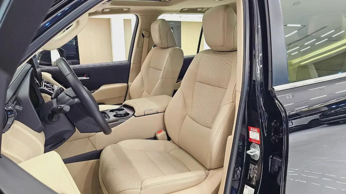 TOYOTA - LAND CRUISER - GXR - V6 TWIN TURBO - 2023 MODEL - UNDER WARRANTY - GCC SPECS - BLACK COLORE-7-7