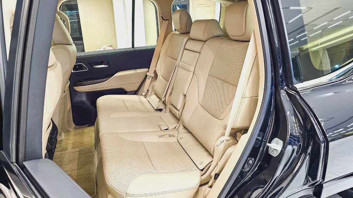 TOYOTA - LAND CRUISER - GXR - V6 TWIN TURBO - 2023 MODEL - UNDER WARRANTY - GCC SPECS - BLACK COLORE-8-8