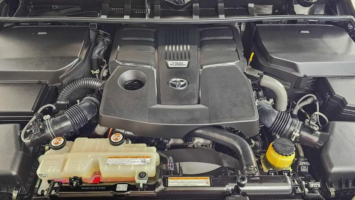 TOYOTA - LAND CRUISER - GXR - V6 TWIN TURBO - 2023 MODEL - UNDER WARRANTY - GCC SPECS - BLACK COLORE-10-10