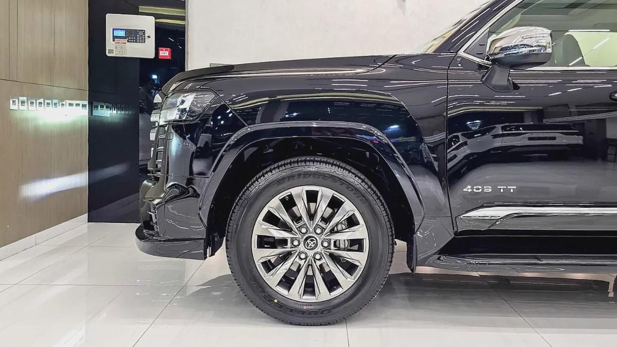 TOYOTA - LAND CRUISER - GXR - V6 TWIN TURBO - 2023 MODEL - UNDER WARRANTY - GCC SPECS - BLACK COLORE-15-15