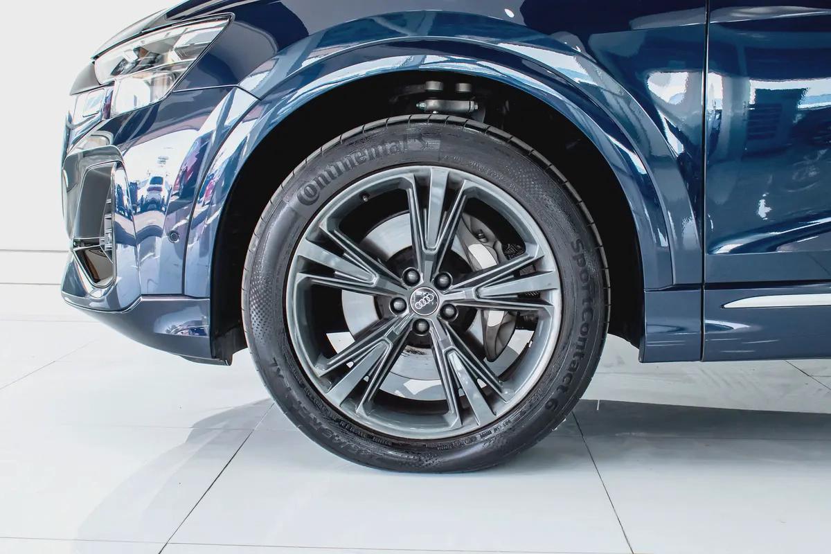 AUDI WARRANTY 2028 UNLIMITED KMS / SERVICE PACKAGE TILL 2030 OR 75,000 KMS | 3.0L 55 TFSI-7-7