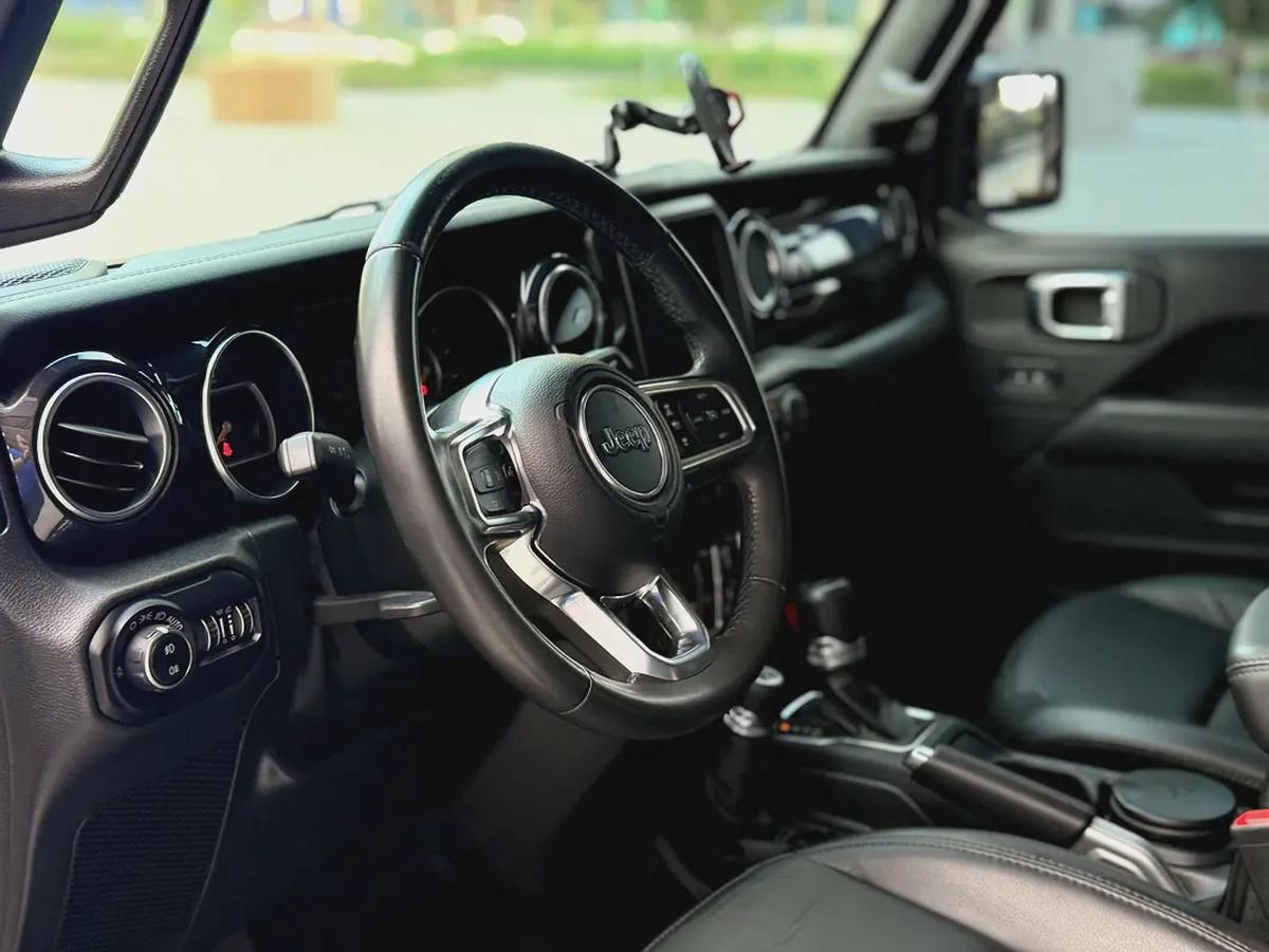 GCC Specs 2020 Jeep Wrangler Unlimited Sahara - Excellent Condition-9-9