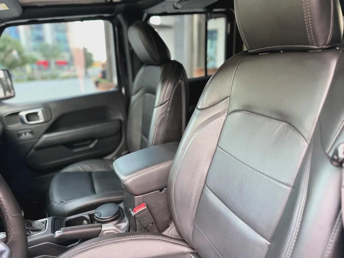 GCC Specs 2020 Jeep Wrangler Unlimited Sahara - Excellent Condition-10-10