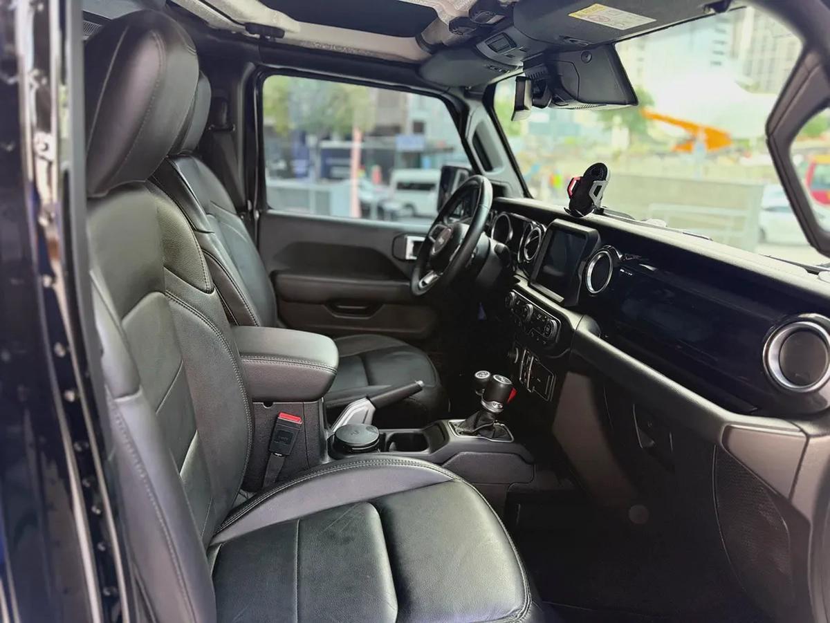 GCC Specs 2020 Jeep Wrangler Unlimited Sahara - Excellent Condition-11-11