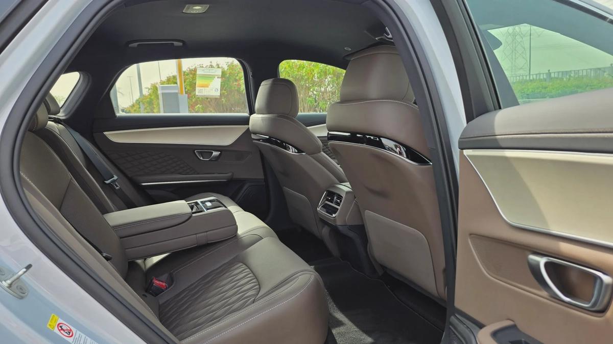 BYD HAN Premium (White)-13-13