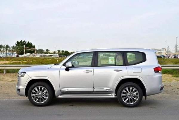 Toyota Land Cruiser 2025 TOYOTA LAND CRUISER 300 GXR V6 3.3L DIESEL 7 SEAT AT