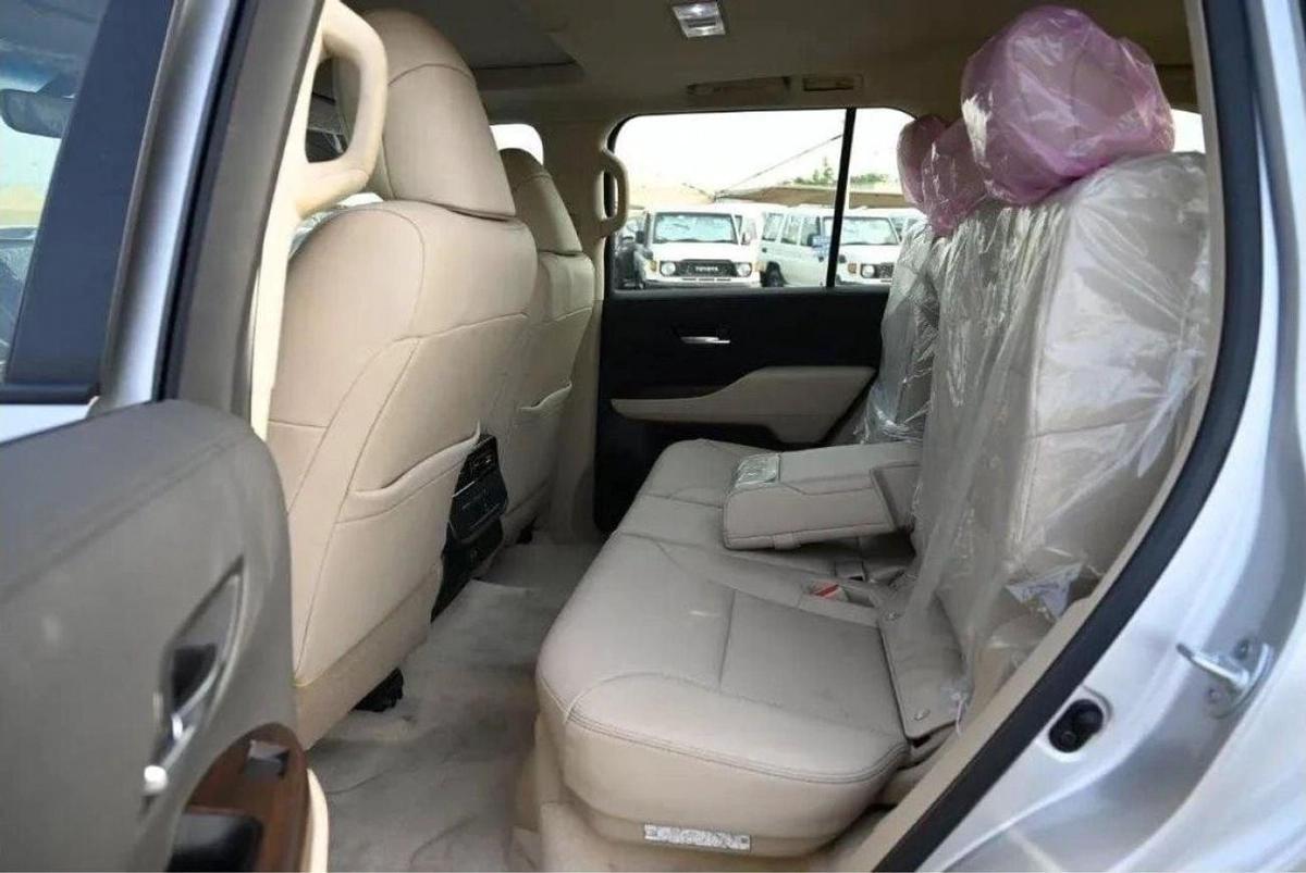 Toyota Land Cruiser 2025 TOYOTA LAND CRUISER 300 GXR V6 3.3L DIESEL 7 SEAT AT-6-6