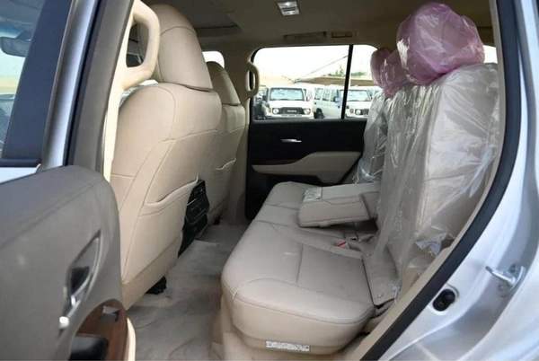 Toyota Land Cruiser 2025 TOYOTA LAND CRUISER 300 GXR V6 3.3L DIESEL 7 SEAT AT