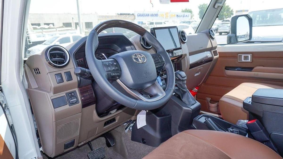 Toyota Land Cruiser 70 LX 4.0L V6 A/T Al Futtaim-3-3