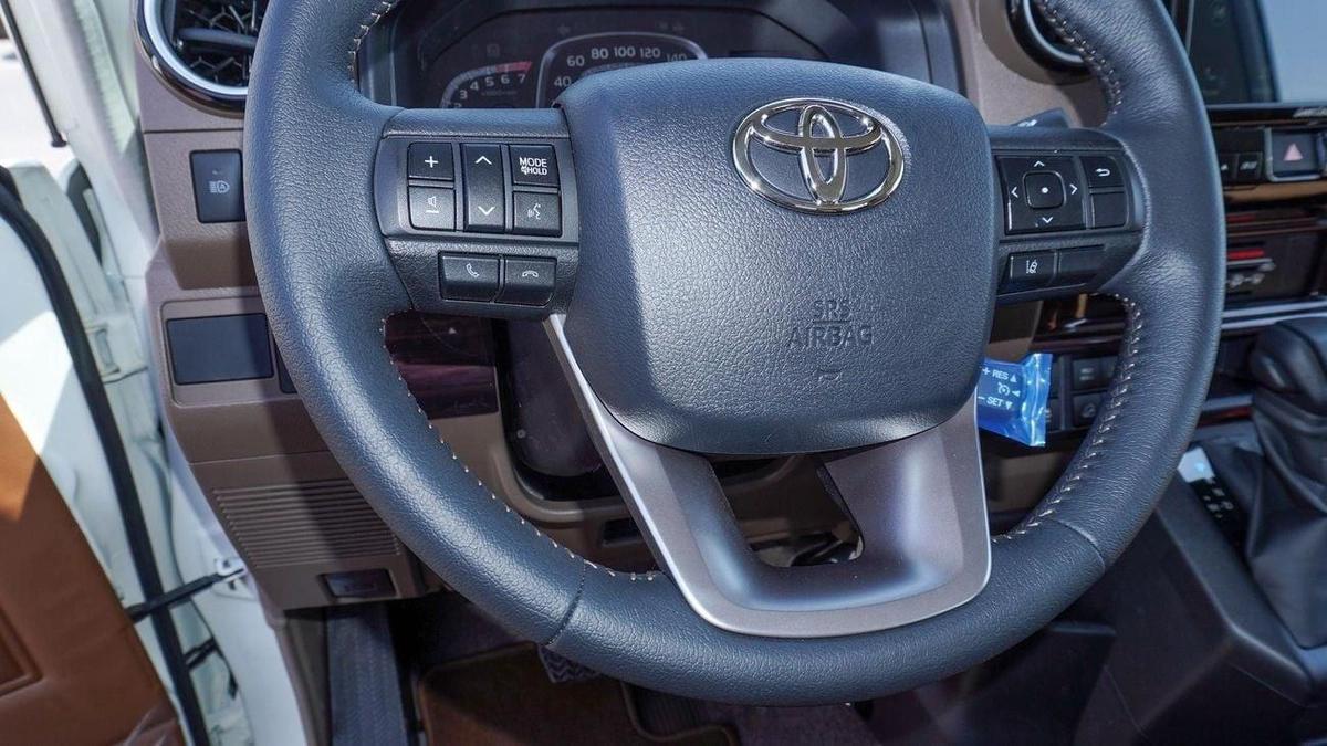 Toyota Land Cruiser 70 LX 4.0L V6 A/T Al Futtaim-4-4
