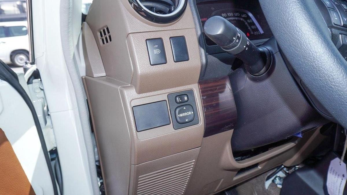 Toyota Land Cruiser 70 LX 4.0L V6 A/T Al Futtaim-6-6