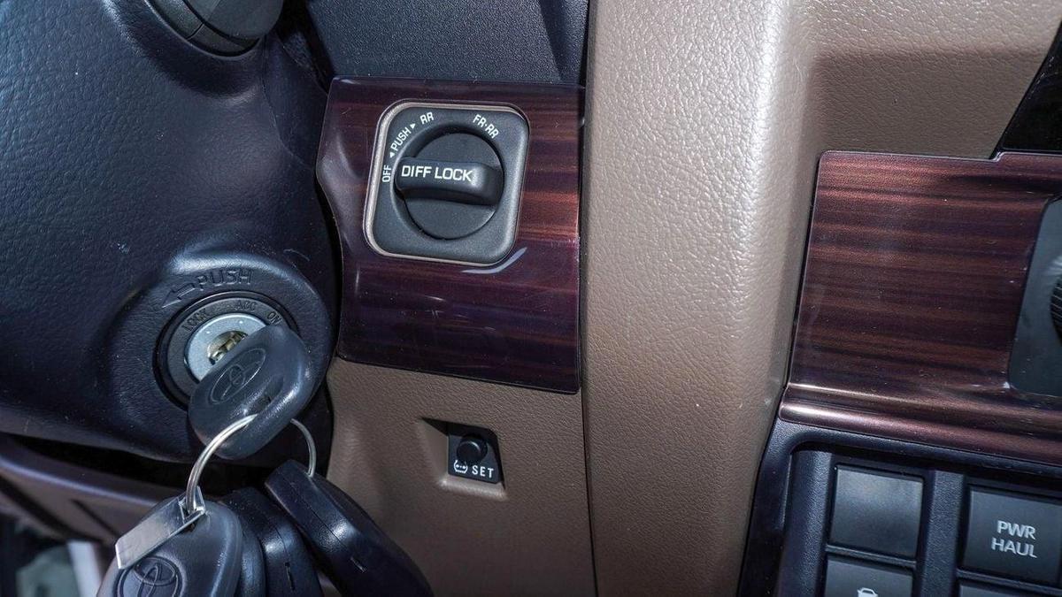 Toyota Land Cruiser 70 LX 4.0L V6 A/T Al Futtaim-8-8