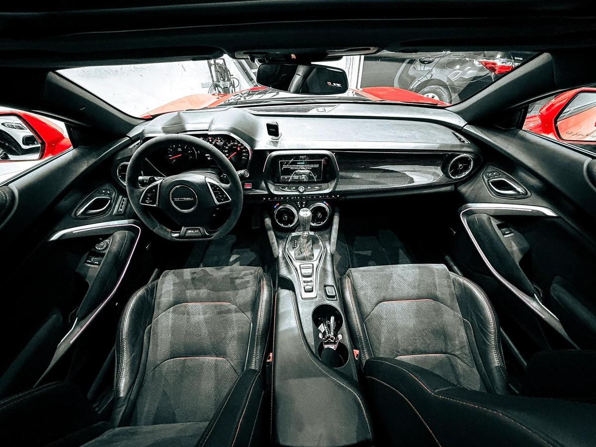 Massive Price Drop!!! // AED 3,100 //20%DP//2018 Chevrolet Camaro ZL1-2-2