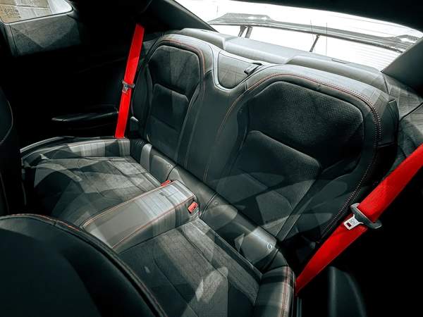 Massive Price Drop!!! // AED 3,100 //20%DP//2018 Chevrolet Camaro ZL1