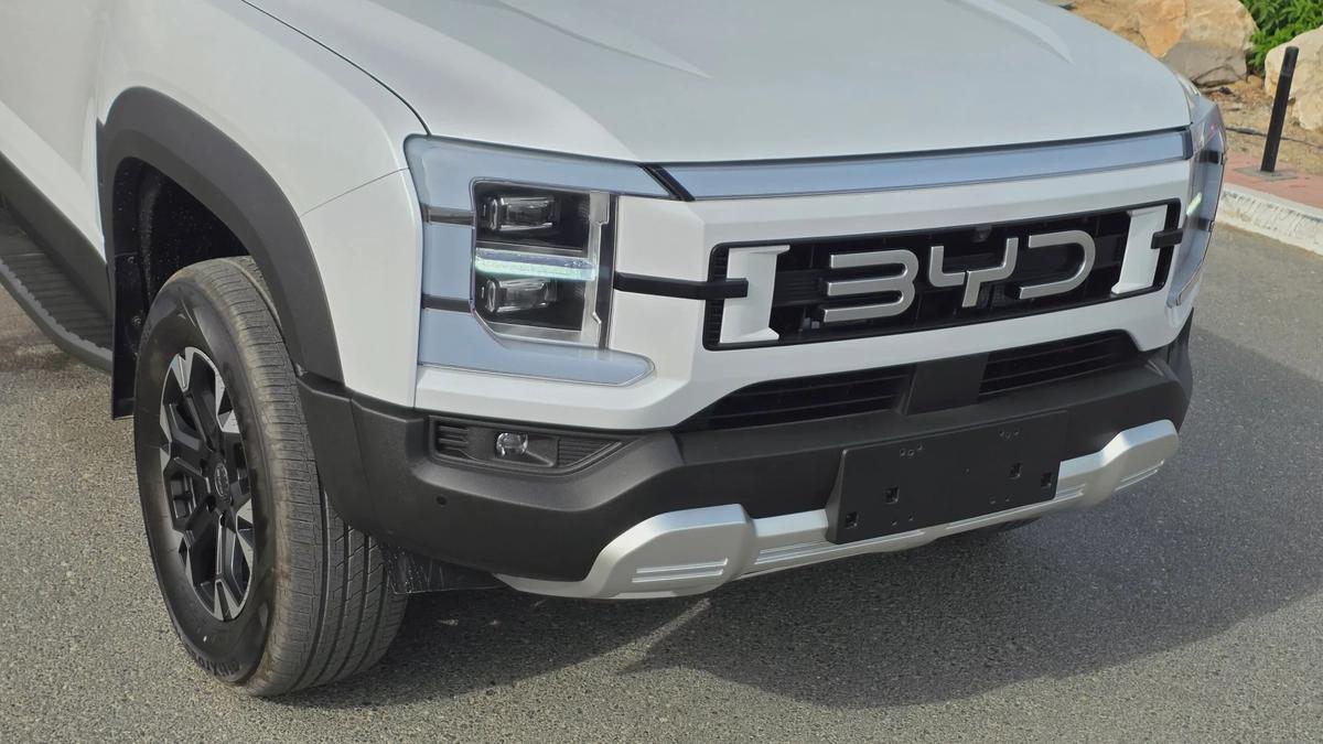 BYD SHARK 6 DMO (White)-1-1