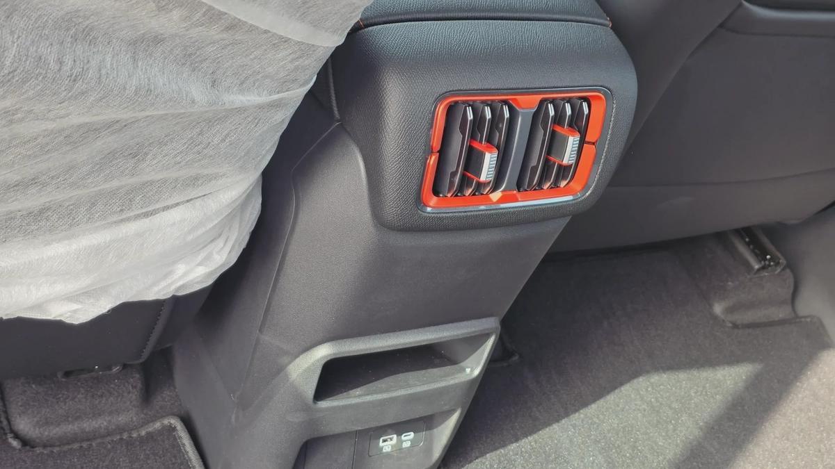 BYD SHARK 6 DMO (White)-7-7