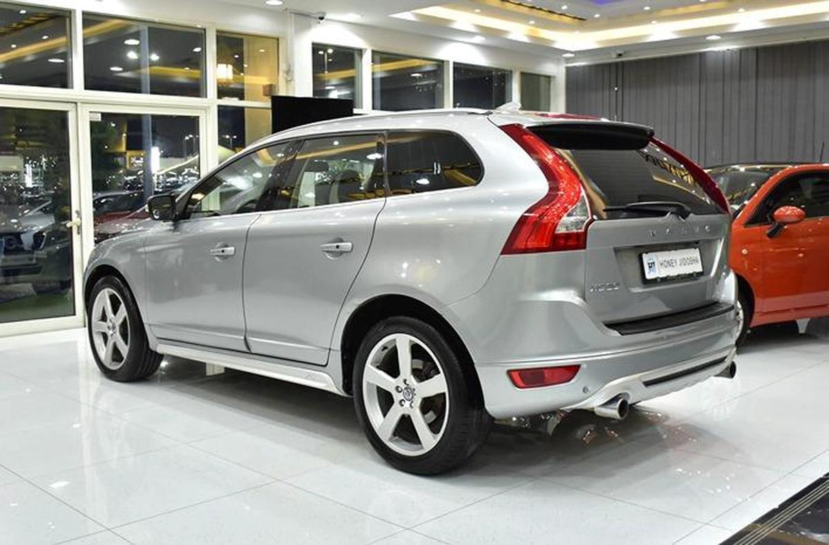 Volvo T6 AWD R-Design ( 2010 Model ) in Silver Color GCC Specs-12-12