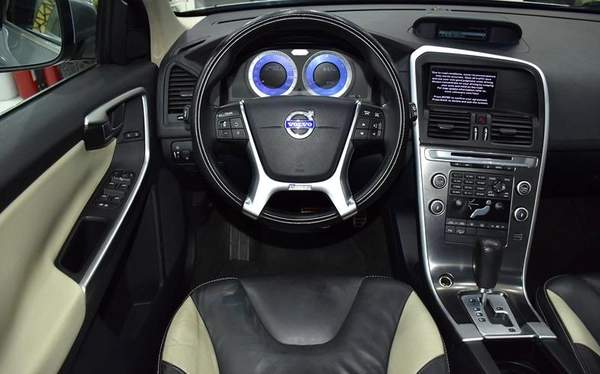 Volvo T6 AWD R-Design ( 2010 Model ) in Silver Color GCC Specs